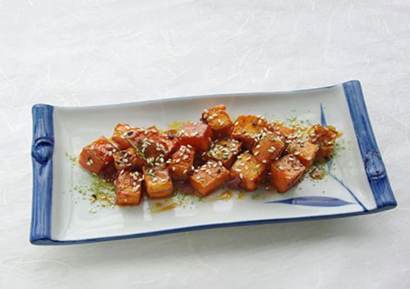 Süßkartoffeln mit Karamell, Sesam & Matcha